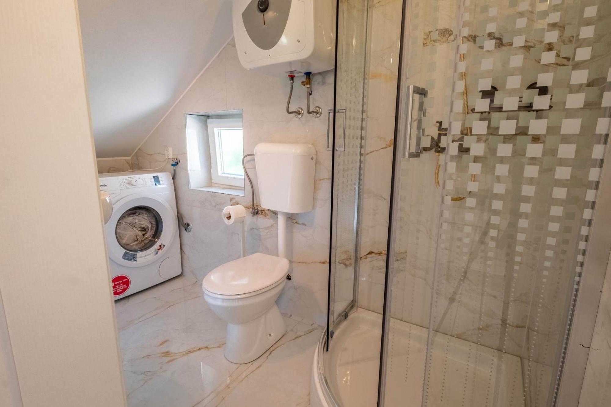 Premium Relax Rooms Novi Vinodolski Exterior photo